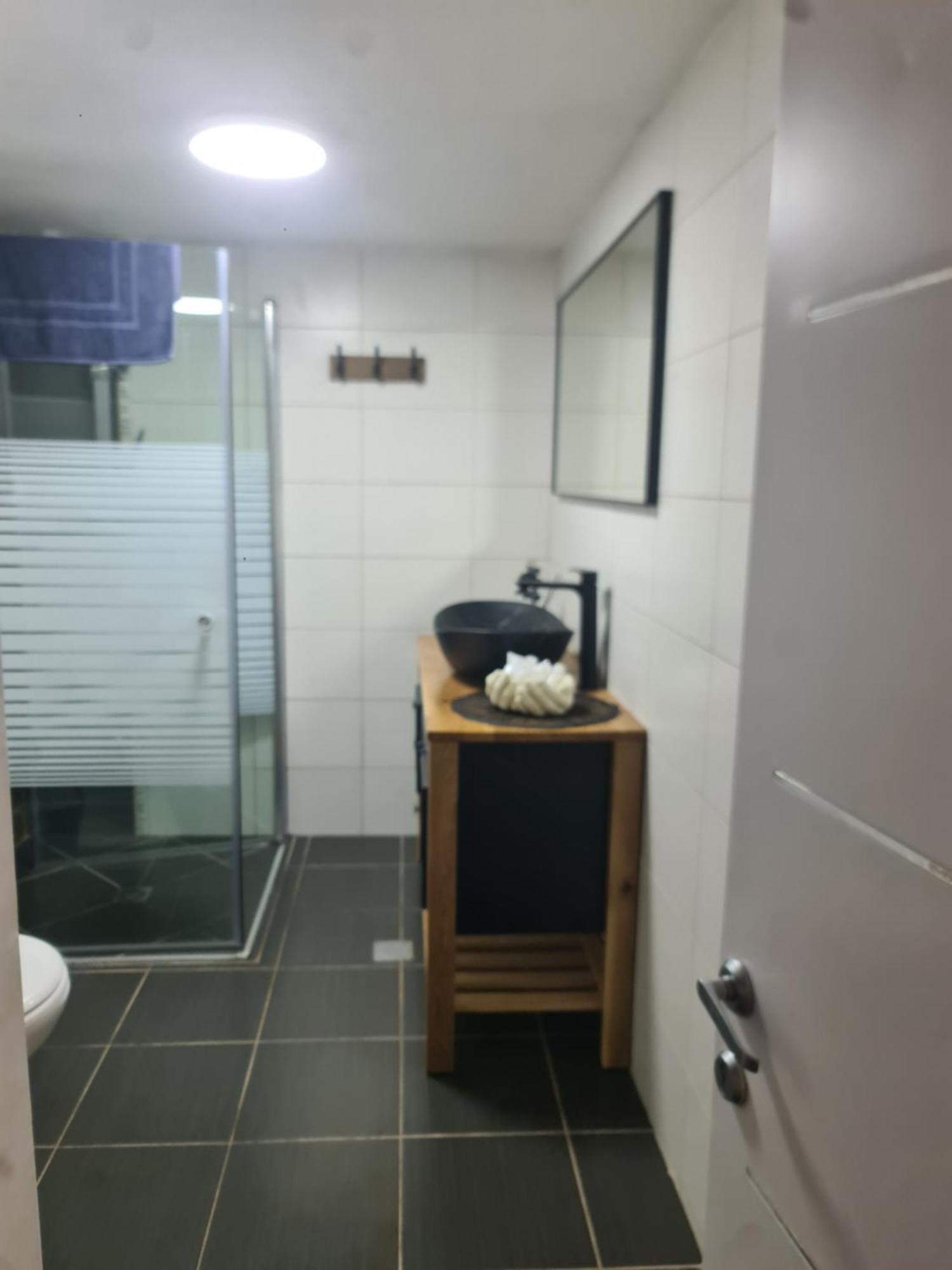 Ronit'S Place Apartment Qiryat Shemona Room photo
